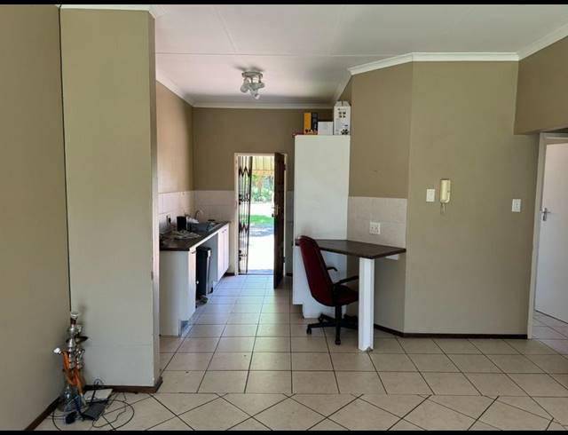 2 BEDROOM COMPLEX FOR SALE IN RUIMSIG